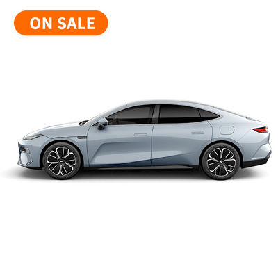 Un bon prix. 2925 mm de l'empattement Geely Galaxy E8 5 portes 5 places EV voiture 100% électrique Auto avec le volant gauche Incipient Silver Energy Vehicle en ligne