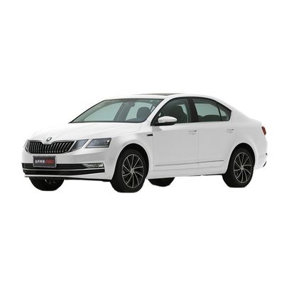 Un bon prix. SKODA OCTAVIA conduite à gauche Luxe voiture à carburant automatique avec des caractéristiques de luxe en ligne