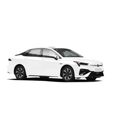 Un bon prix. 130 km/h voiture électrique pure GAC AION S EV voiture avec batterie de fer phosphate-lithium et structure de carrosserie 4 portes 5 places en ligne