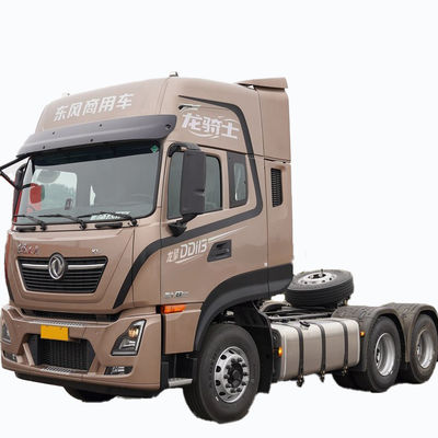 Un bon prix. Capacité de chargement de 40 tonnes 2 Numéro de changement arrière Camion lourd Dongfeng KL Camion tracteur de 465 ch en ligne
