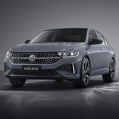 Un bon prix. 2023 Vw LAVIDA 1.4T 150hp 4 sièges 5 portes voitures à essence Véhicule à essence avec fenêtre arrière électrique et une clé de levage fait en ligne