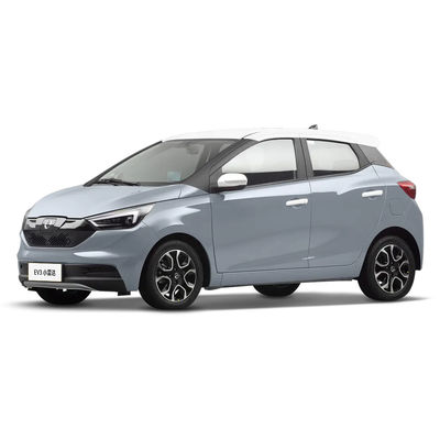 Un bon prix. 2023 Meilleure voiture d'occasion JMEV EV3 Véhicule purement électrique à quatre roues avec batterie au lithium ternaire et vitesse maximale de 100 km/h en ligne