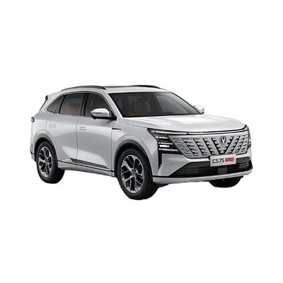 Un bon prix. Vitre arrière électrique et réservoir de carburant Capacité 50-80L Changan CS75 PLUS 1.5T SUV avec 5 sièges 5 portes panoramique toit ensoleillé en ligne