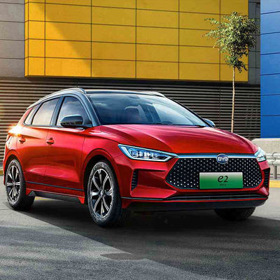 Un bon prix. 2023 Byd e2 berline voiture électrique 400km de portée 5 places voiture à grande vitesse charge rapide 0,5h 80% batterie au lithium fer phosphate en ligne