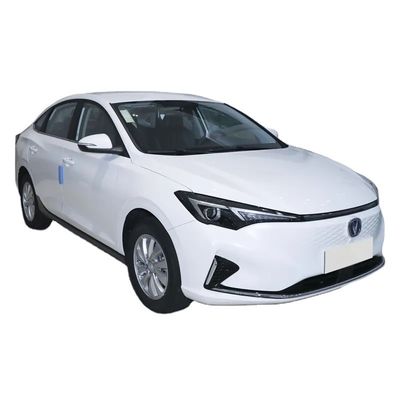 Un bon prix. Véhicule énergétique Changan EADO EV460 2023 avec une autonomie purement électrique de 401 km 145 km/h Batterie à ions de lithium ternaire à grande vitesse en ligne
