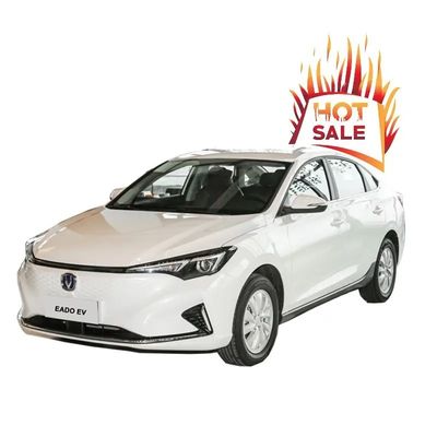 Un bon prix. 2023 ChangAn EADO EV460 Type de batterie Ternary Batterie au lithium-ion Rapport de vitesse fixe Boîte de vitesses Berline voiture électrique en ligne