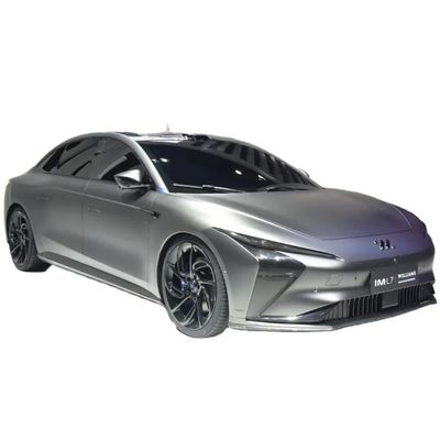 Un bon prix. Un couple maximal de 725 Nm. Zhiji L7 EV Car's Top Luxe voiture de sport électrique pour la vitesse de conduite en ligne