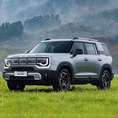 Un bon prix. 2024 Beijing Bj30 4X4 Grand SUV 5 portes 5 sièges Grand véhicule SUV tout-terrain Benzine Voitures d'occasion avec suspension arrière Multi-lien en ligne