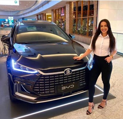 Un bon prix. Automobile énergétique Byd Tang 2023 Véhicule 7 sièges 730 Km Longue portée Électrique Ev Voiture Tourner à gauche en ligne