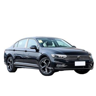 Un bon prix. Système de direction électrique 4 portes 5 sièges berline 210 km/h Benzine voiture d'occasion Volkswagen Magotan 280TSI type de tête FWD en ligne