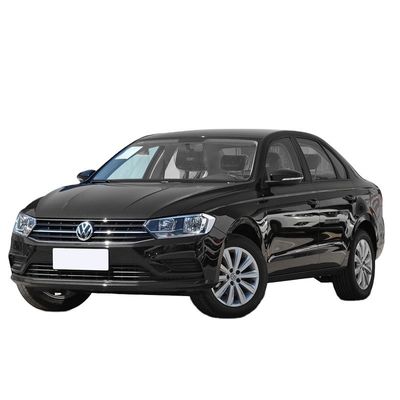 Un bon prix. 2023 Volkswagen Bora électrique 1.5L 113HP voiture automatique pour adultes avec suspension de faisceau de torsion et volant multifonctionnel en ligne