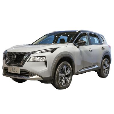Un bon prix. Nissan X-TRAIL 2023 mode 5 places 5 portes SUV de luxe avec moteur à essence pour les besoins du marché final en ligne