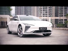 Un couple maximal de 725 Nm. Zhiji L7 EV Car's Top Luxe voiture de sport électrique pour la vitesse de conduite